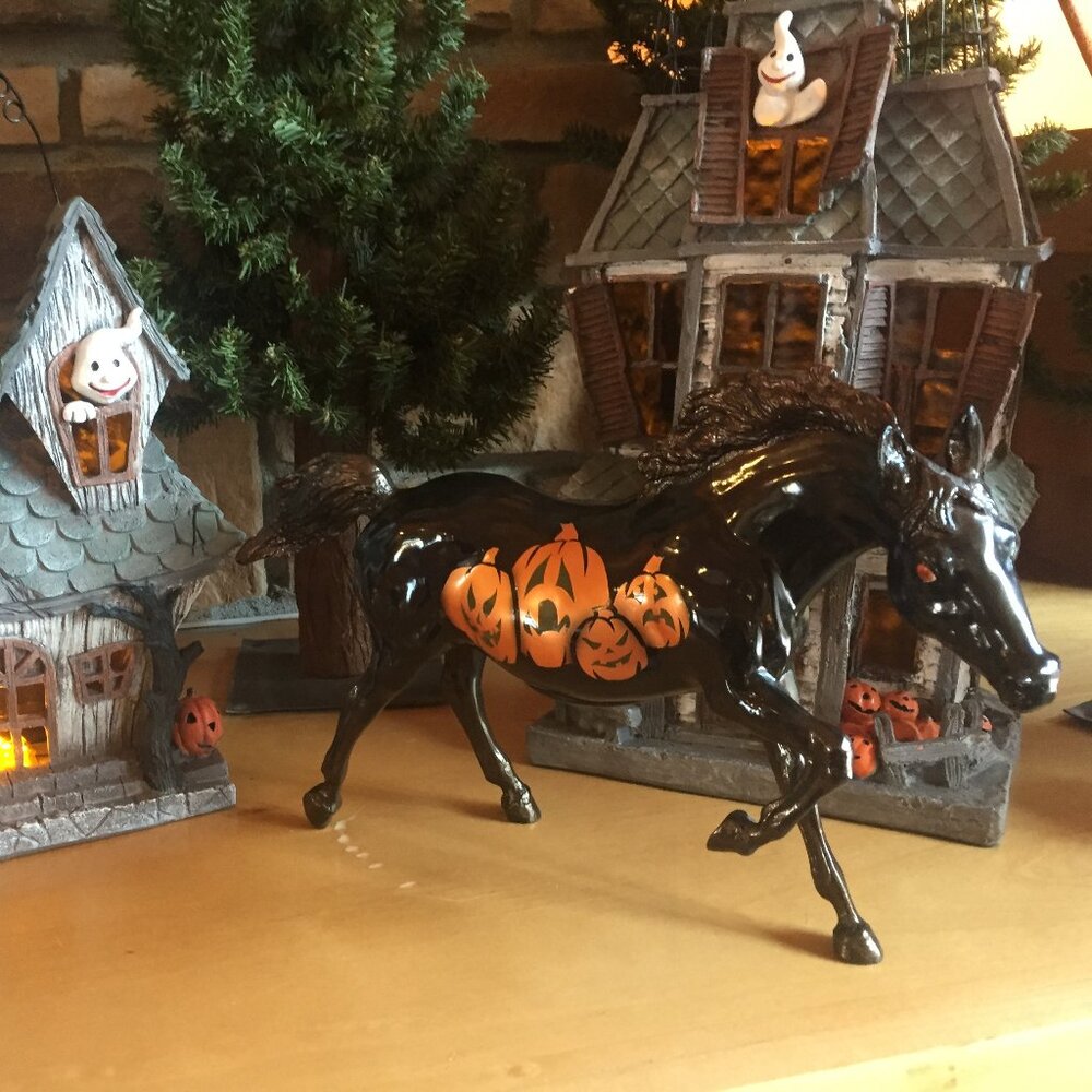 MINT Breyer Retired Limited Edition Halloween Horse Series: 2006 “Illuminati”